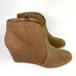No Parking Brown Suede Studded Wedge Heels Women’s Shoe Size 9.5